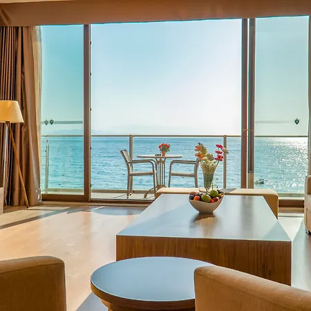 Ladies (adults Only) Apartahotel